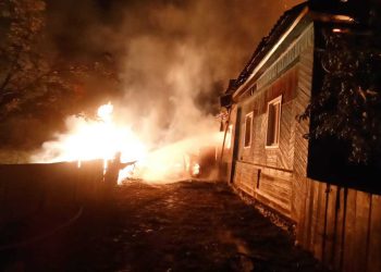 В Кукморском районе пожар оставил многодетную семью без дома