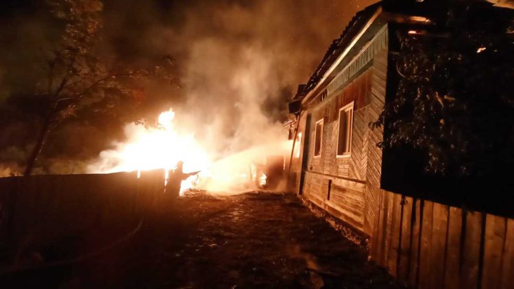 В Кукморском районе пожар оставил многодетную семью без дома