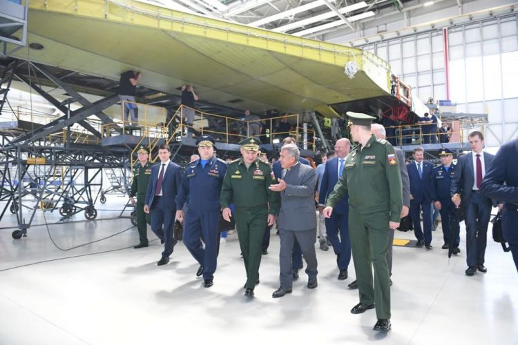Шойгу проверил выполнение гособоронзаказа на предприятиях Татарстана