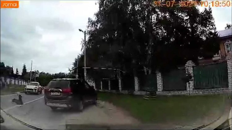 В Казани на пешеходном переходе сбили подростка