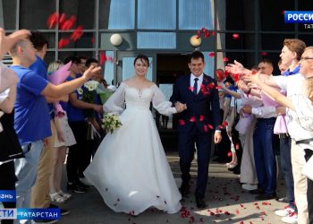 Женская тракторная бригада на «Днях поля» показала трюки