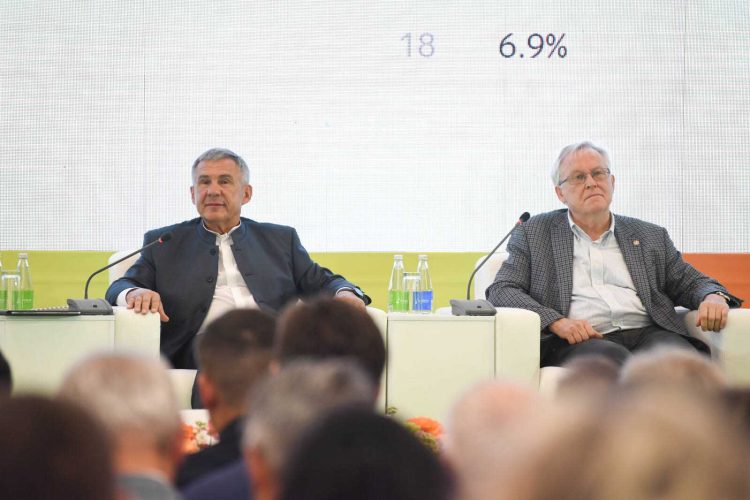 Минниханов объяснил, как обеспечить закрепление молодых кадров в республике