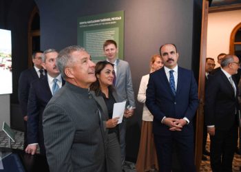 Минниханов посетил в Турции музей Мевляны