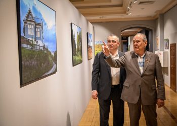 Шаймиев посетил фотовыставку «Природа. Город. Весна»