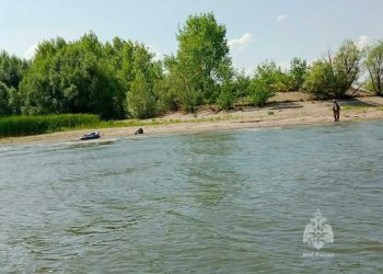 В Татарстане спасли 55-летнего мужчину, у которого лопнула лодка