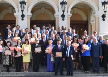 Шаймиев наградил участников фестиваля «Возрождение: Эпос в современном прочтении»