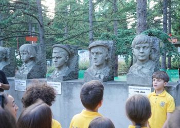 Созвездинцы почтили память пионеров-героев