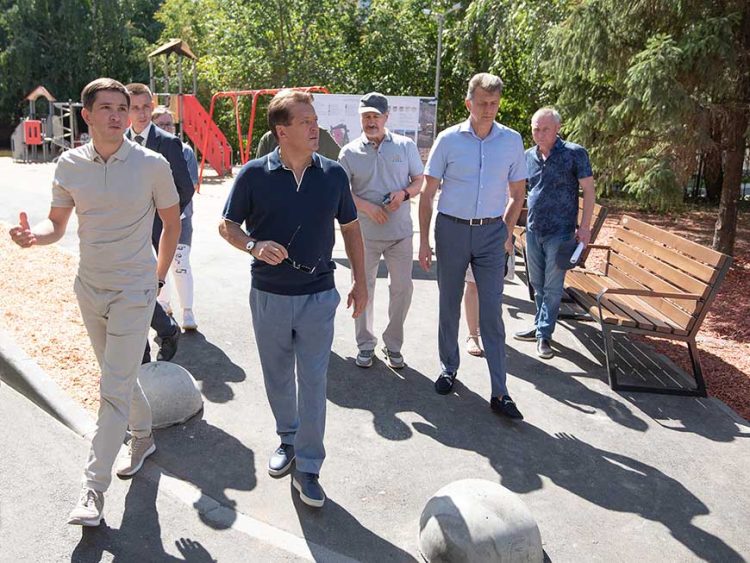 Метшин оценил ремонт двора по улице Тукая