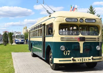 В Казани на Аллее Славы появились отреставрированные троллейбусы