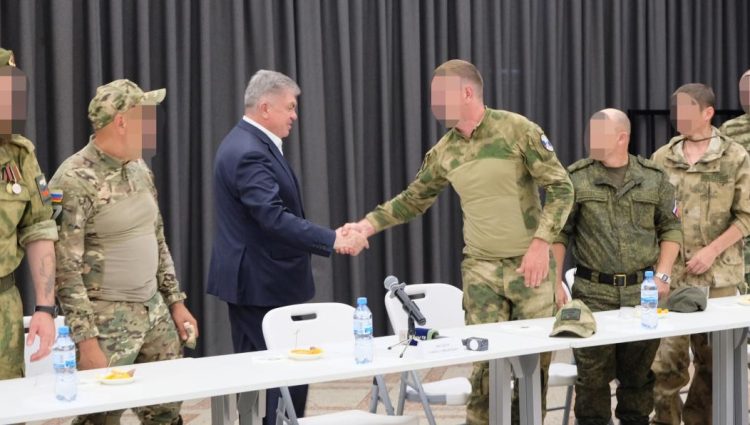 Магдеев встретился с бойцами СВО, прибывшими в отпуск