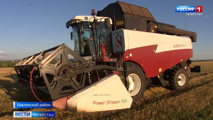 В Бавлинском районе 7-классник участвует в уборке зерновых