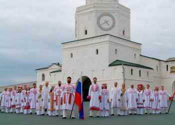 Камерный хор РТ спел песню Газманова ко Дню флага