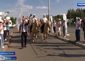 «Татарская порода – очень выносливая порода»: конный пробег из Татарстана финишировал в Алтае