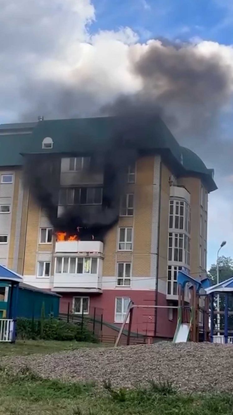 В Казани в нескольких домах горят квартиры