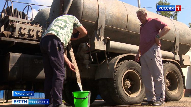 Жители Чистополя жалуются на частое отключение воды летом