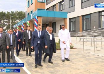 Минниханов принял участие в открытии новой многопрофильной поликлиники в Осиново