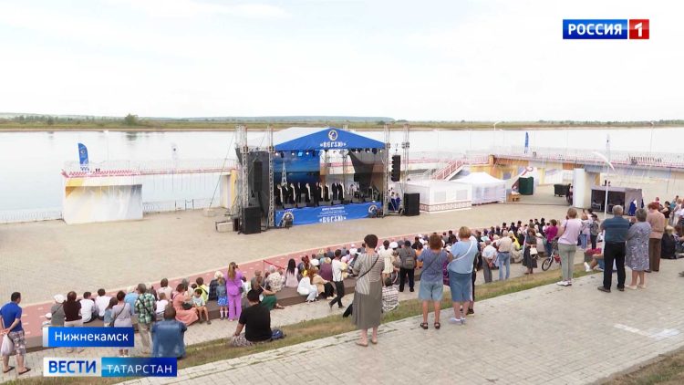 В Нижнекамске фестиваль «Верую» впервые прошел на городской набережной