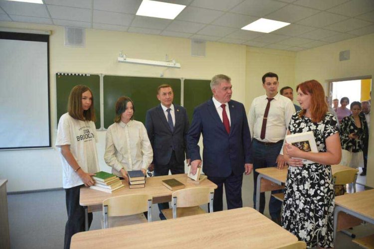 В Челнах после капремонта открыли школу №43