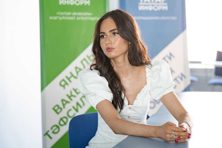 Харисова вернется на пост ведущей «Ак Барс Шоу»