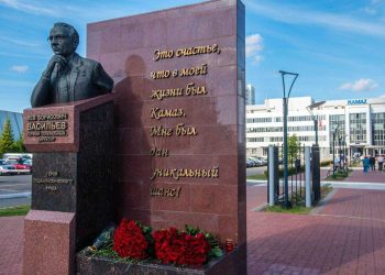 В Челнах почтили память первого гендиректора «КАМАЗа»