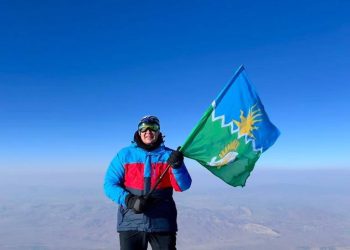 Флаг Буинского района развернули на вершине Арарата