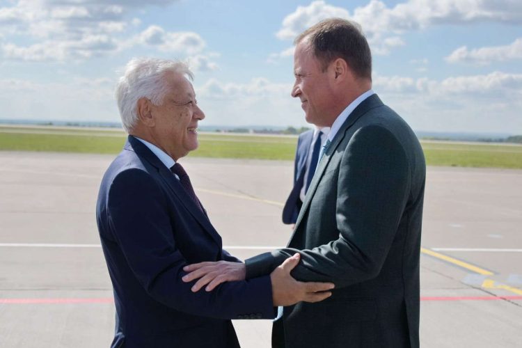 Комаров прибыл в Татарстан с рабочим визитом