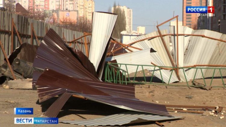 В Казани снесут ряд нелегальных торговых точек и гаражей