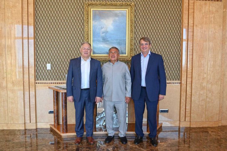 Минниханов и Петушенко обсудили строительство скоростной автодороги М12