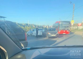 В Казани водитель иномарки устроил массовое ДТП
