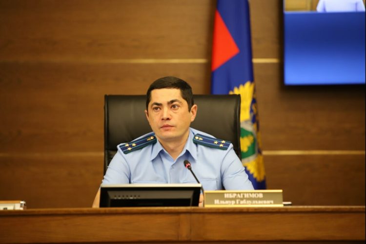 Зампрокурора РТ потребовал погасить долги по зарплате