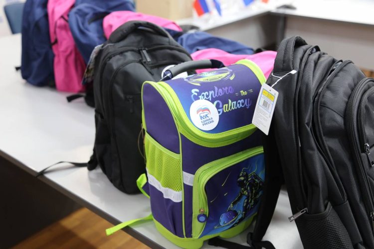 Татарстан направил детям ЛНР более 2,5 тыс. портфелей с канцтоварами