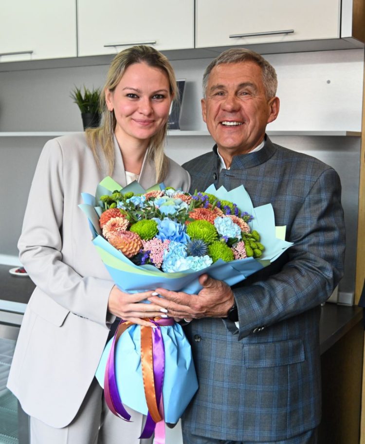 Минниханов встретился с чемпионкой мира по бильярдному спорту