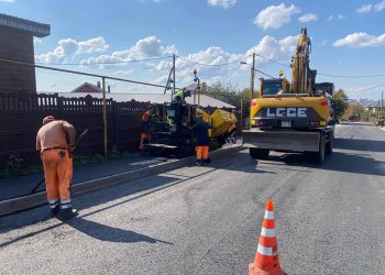 В поселке Самосырово ремонт улицы Мира завершат к концу сентября