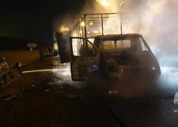 В Верхнеуслонском районе на трассе сгорела «ГАЗель», которая везла легковушку