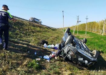 На трассе в Татарстане водитель Lada погиб в ДТП с Jaguar