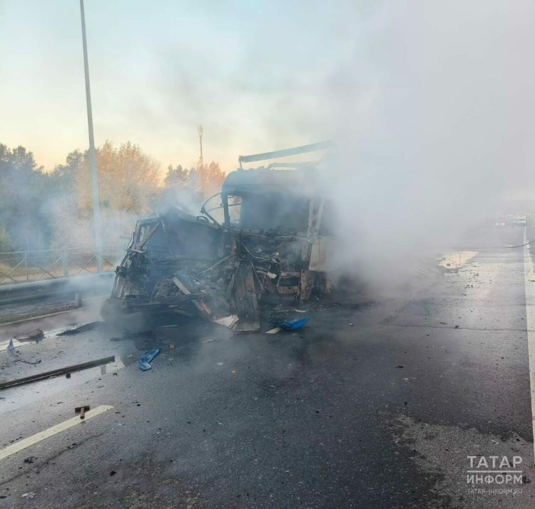 На трассе в Татарстане столкнулись и сгорели фура и «ГАЗель», есть пострадавшие