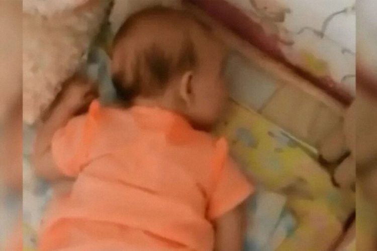 В Челнах мать ударила 4-месячную дочь головой об стол