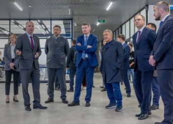 Минниханов и Решетников осмотрели ОЭЗ «Алабуга»