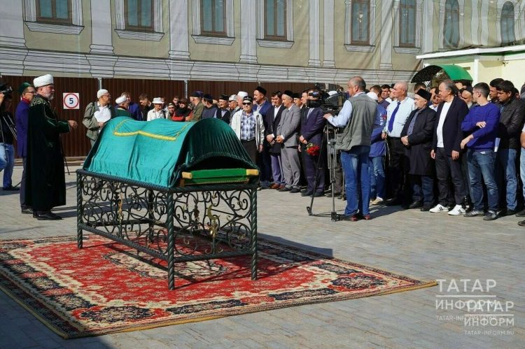 В Казани простились с народной артисткой РТ Флерой Сулеймановой