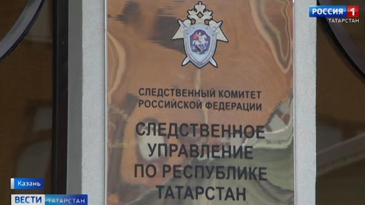 Соседи рассказали о казанской семье, в которой мать избила трех дочерей