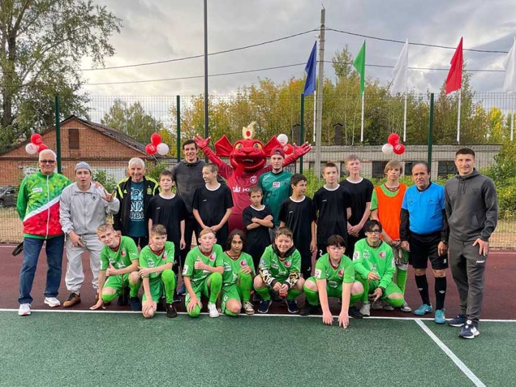 В казанской школе №142 открыли новую спортплощадку для детей с ОВЗ