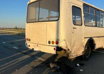 В Тукаевском районе в результате ДТП автобуса с легковушкой пострадали два человека