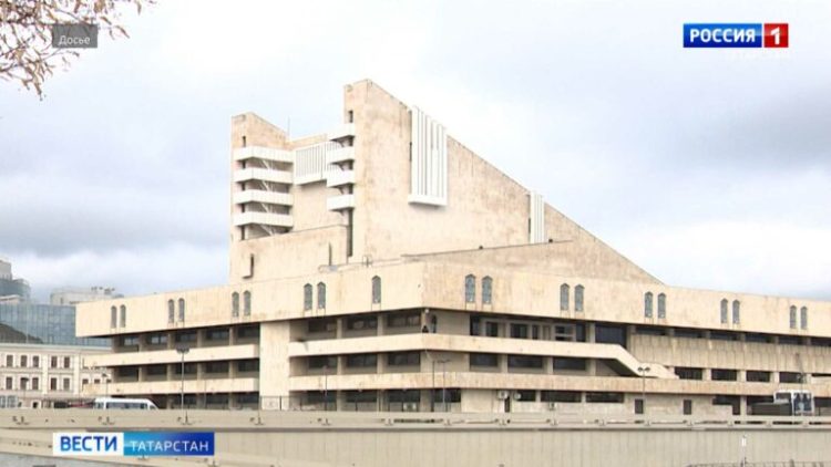 Бондарчук посетил театр Камала в Казани