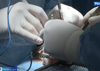 Соседи рассказали о казанской семье, в которой мать избила трех дочерей