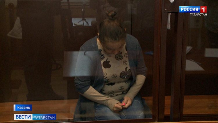 Жительницу Казани, которая избила трех дочерей, арестовали на два месяца