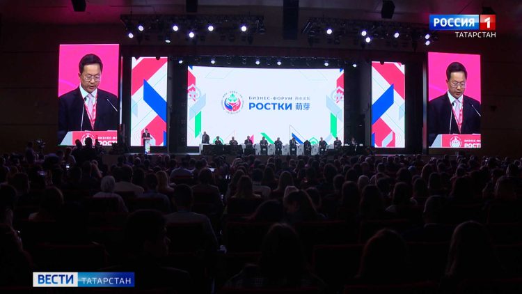 Минниханов предложил сделать форум «РОСТКИ» ежегодным