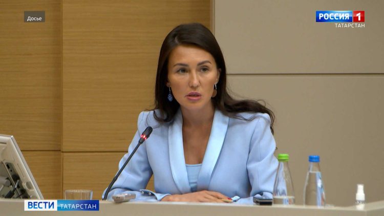 Путин наградил медалью ордена «За заслуги перед Отечеством» руководителя пресс-службы Раиса РТ