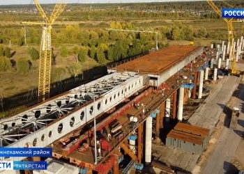 На мосту через Каму началась надвижка пролетного строения