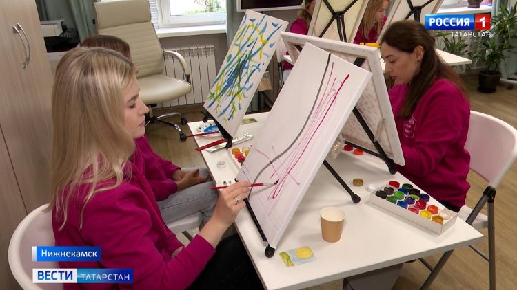 В Нижнекамске запустили проект, который помогает молодым мамам справиться с послеродовой депрессией