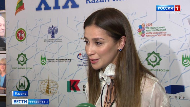 Равшана Куркова впервые посетила Международный фестиваль мусульманского кино в Казани